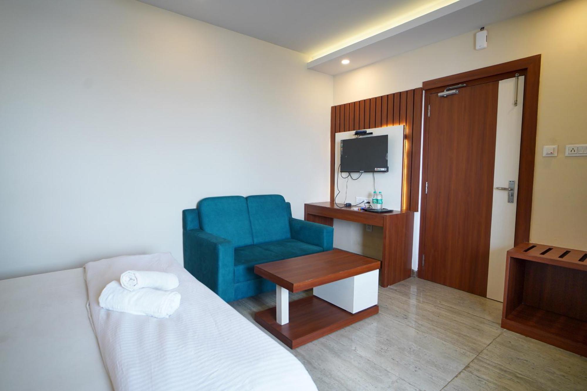Royal Sea View !! Beach Front With Free Wifi !! Digha  Exterior photo