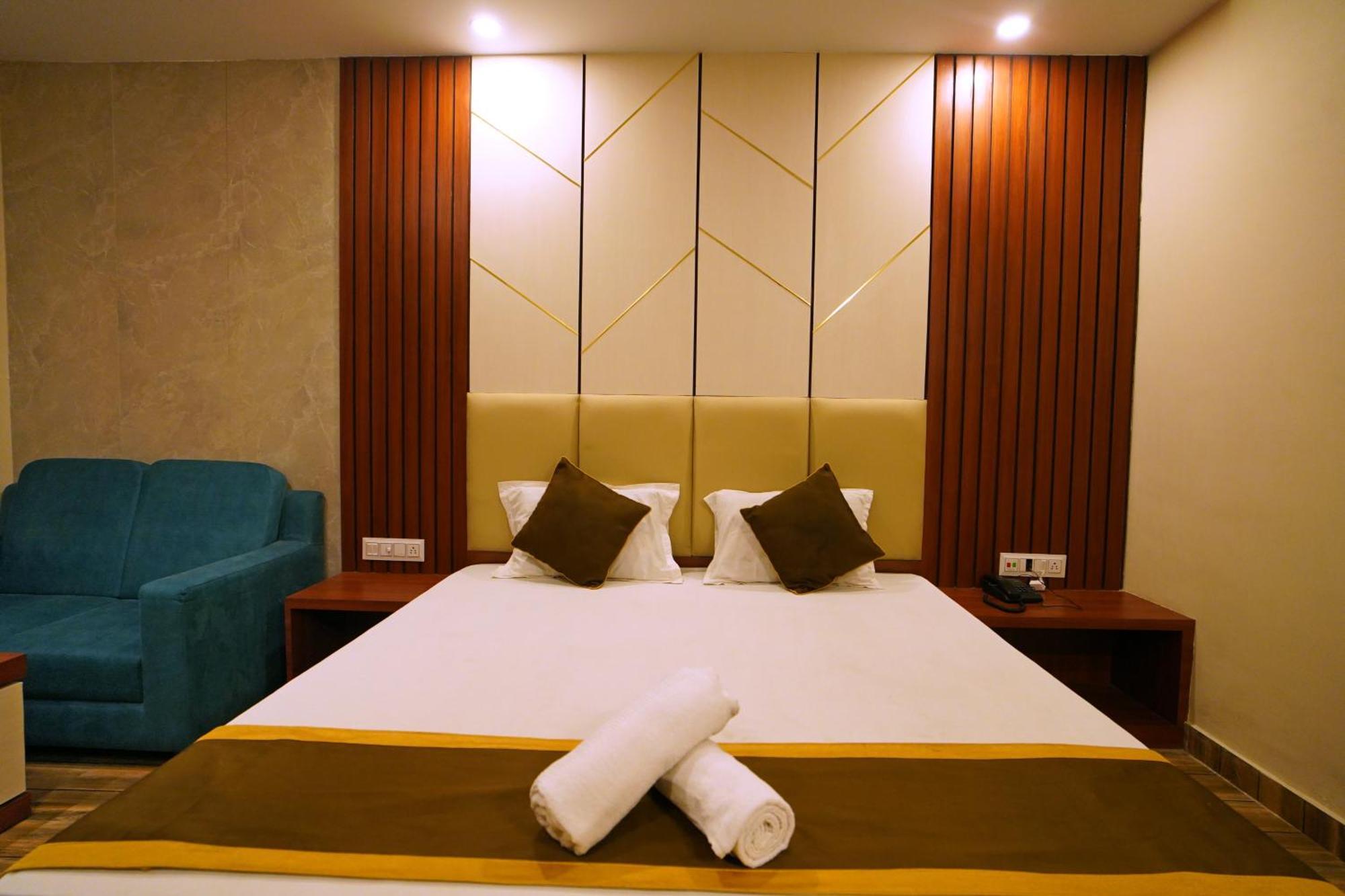 Royal Sea View !! Beach Front With Free Wifi !! Digha  Exterior photo