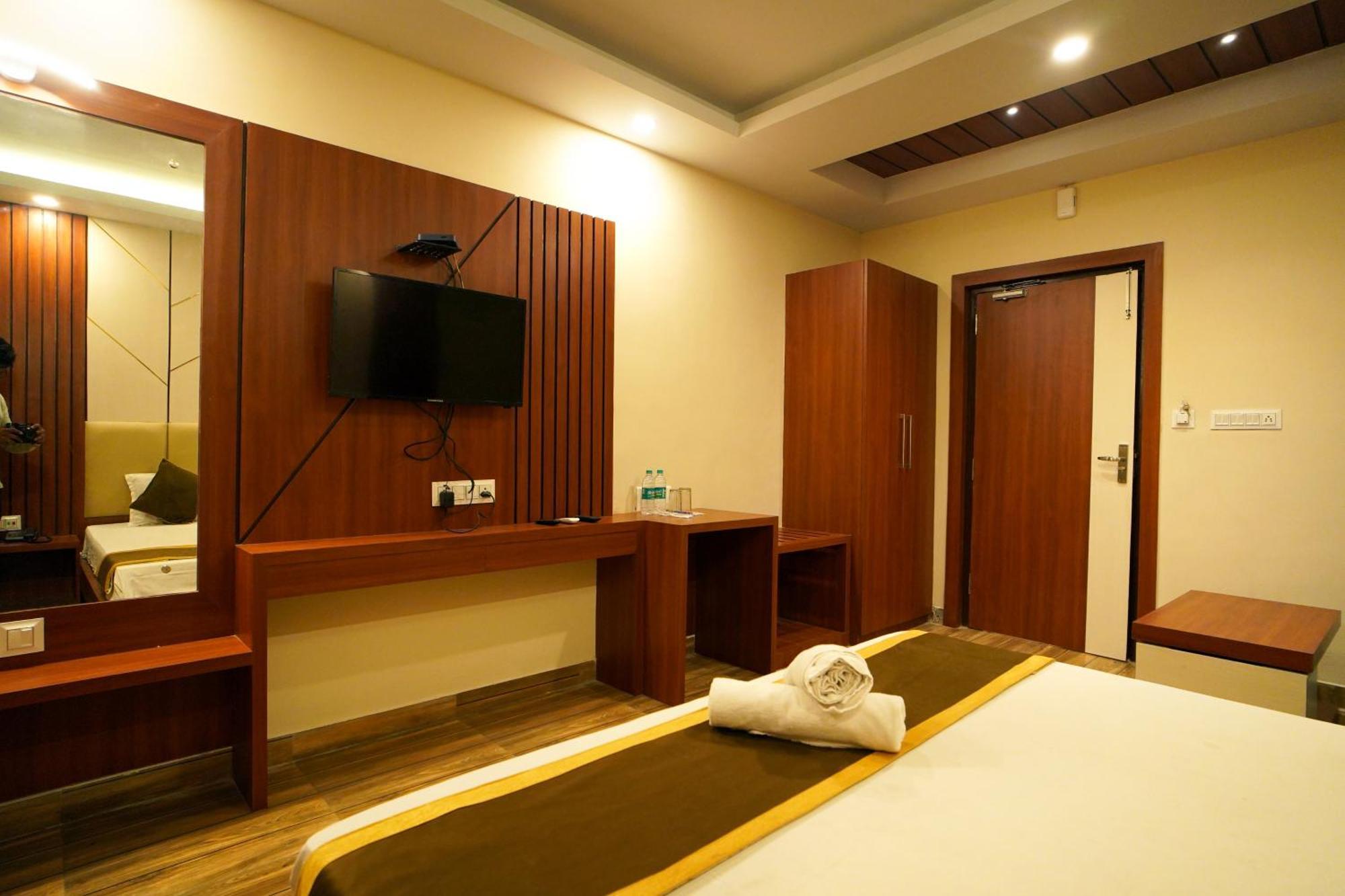 Royal Sea View !! Beach Front With Free Wifi !! Digha  Exterior photo